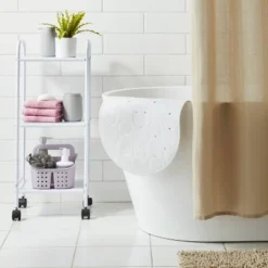 15"x27" Rounded Bath Mat White - Room Essentials™